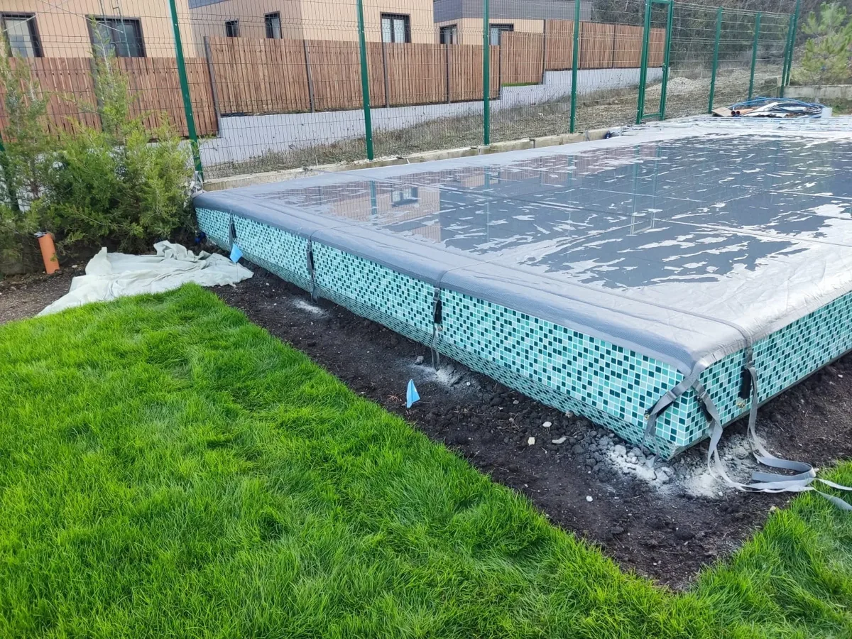 Батутное покрывало на бассейне в Таганроге